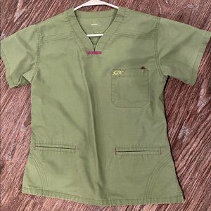 Women’s small IguanaMed scrub top (small).
